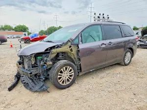 Toyota Sienna 3.5L 6 2014