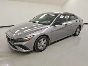 Hyundai Elantra 2.0L 4 2024