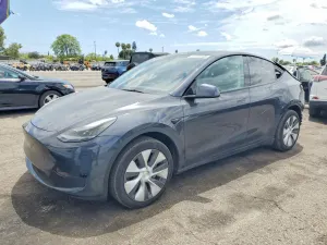 Tesla Model Y 2024
