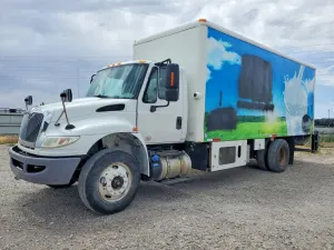 International DuraStar / 4000 6.7L 6 2015