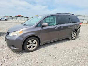 Toyota Sienna 3.5L 6 2013
