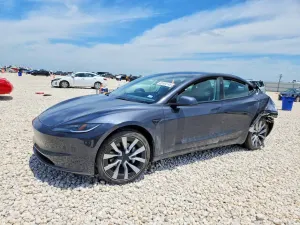 Tesla Model 3 2025