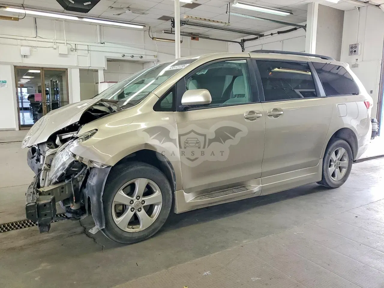 Toyota Sienna 3.5L 6 2015