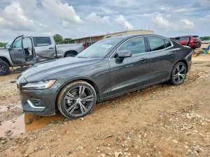 Volvo S60 2.0L 4 2022