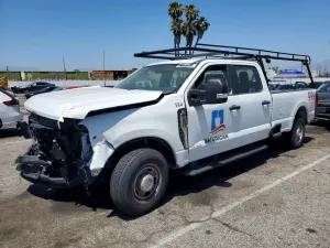 Ford F-250 6.8L 8 2023