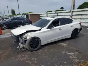 Infiniti Q50 3.7L 6 2014