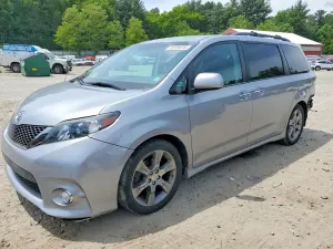 Toyota Sienna 3.5L 6 2014