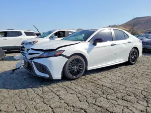 Toyota Camry 2.5L 4 2021