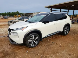 Nissan Rogue 2.5L 4 2021