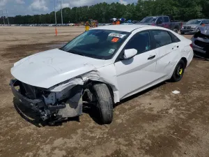 Hyundai Elantra 2.0L 4 2024