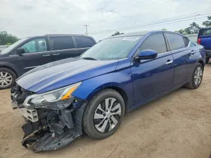 Nissan Altima 2.5L 4 2020