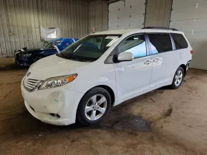 Toyota Sienna 3.5L 6 2017