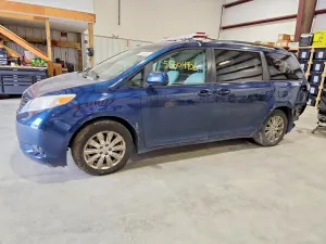 Toyota Sienna 3.5L 6 2011