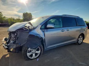 Toyota Sienna 3.5L 6 2014