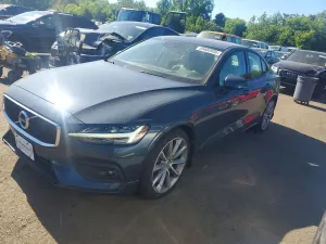 Volvo S60 2.0L 4 2021