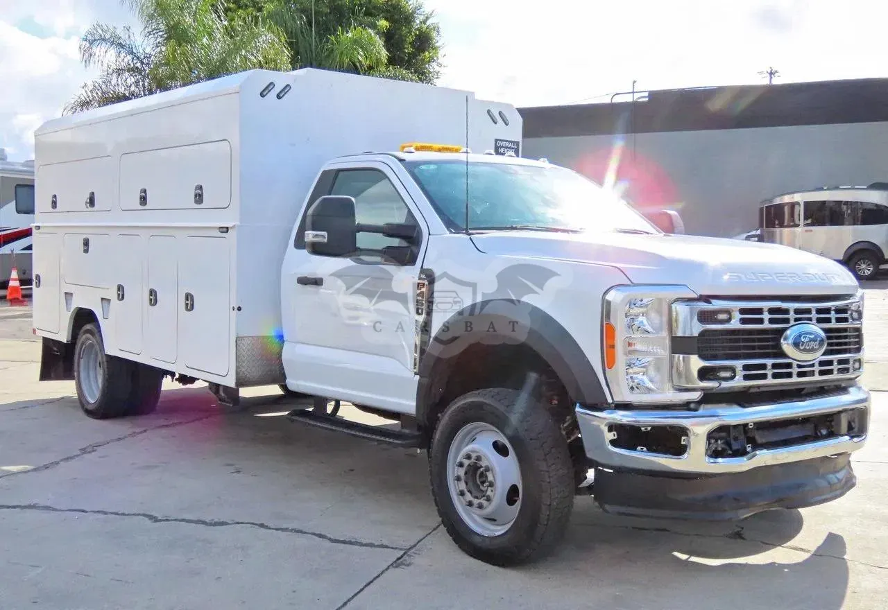 Ford F-450 7.3L 8 2024