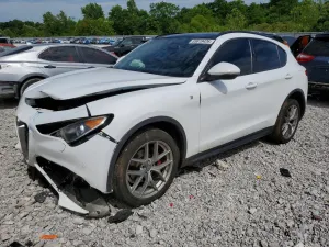 Alfa Romeo Stelvio 2.0L 4 2022