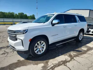 Chevrolet Suburban 5.3L 8 2023
