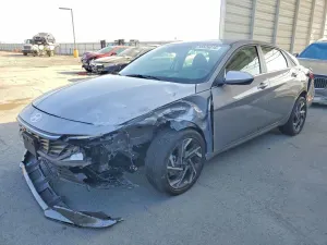 Hyundai Elantra 2.0L 4 2025