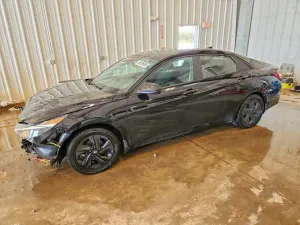 Hyundai Elantra 2.0L 4 2023