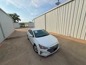Hyundai Elantra 2.0L 4 2020