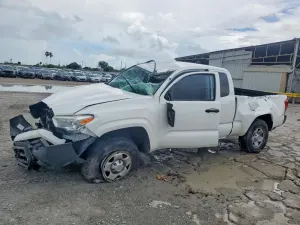 Toyota Tacoma 2.7L 4 2020