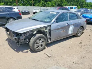 Hyundai Elantra 2.0L 4 2025