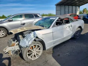 Ford Mustang 3.7L 6 2014