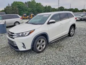 Toyota Highlander 3.5L 6 2017