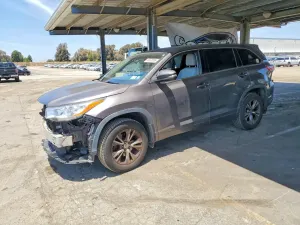 Toyota Highlander 3.5L 6 2015