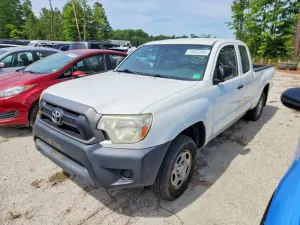 Toyota Tacoma 2.7L 4 2015