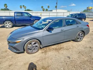 Hyundai Elantra 2.0L 4 2025