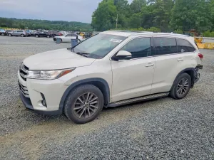 Toyota Highlander 3.5L 6 2018