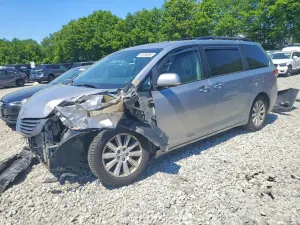 Toyota Sienna 3.5L 6 2011