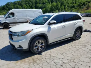 Toyota Highlander 3.5L 6 2015