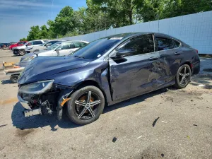 Chrysler 200 2.4L 4 2017