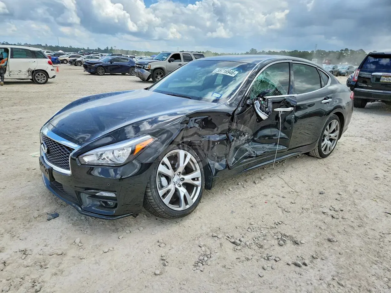 Infiniti Q70 3.7L 6 2019
