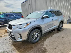 Toyota Highlander 3.5L 6 2017