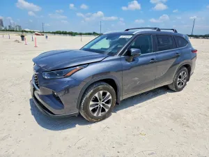 Toyota Highlander 2.4L 4 2023