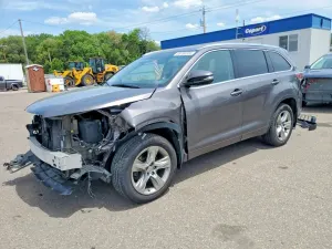 Toyota Highlander 3.5L 6 2015
