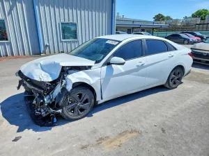 Hyundai Elantra 2.0L 4 2021