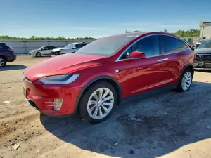 Tesla Model X 2021