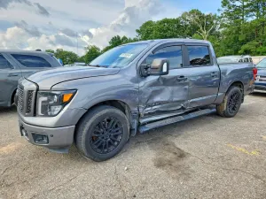 Nissan Titan 5.6L 8 2018