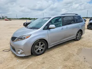 Toyota Sienna 3.5L 6 2017