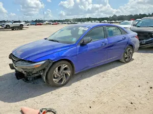 Hyundai Elantra 2.0L 4 2025