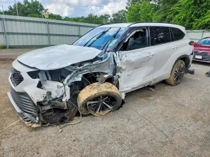 Toyota Highlander 3.5L 6 2021