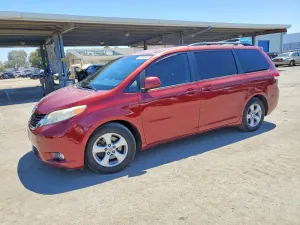 Toyota Sienna 3.5L 6 2012