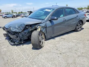 Hyundai Elantra 2.0L 4 2025