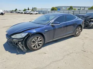 Tesla Model S 2014