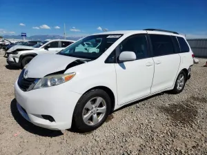 Toyota Sienna 3.5L 6 2011